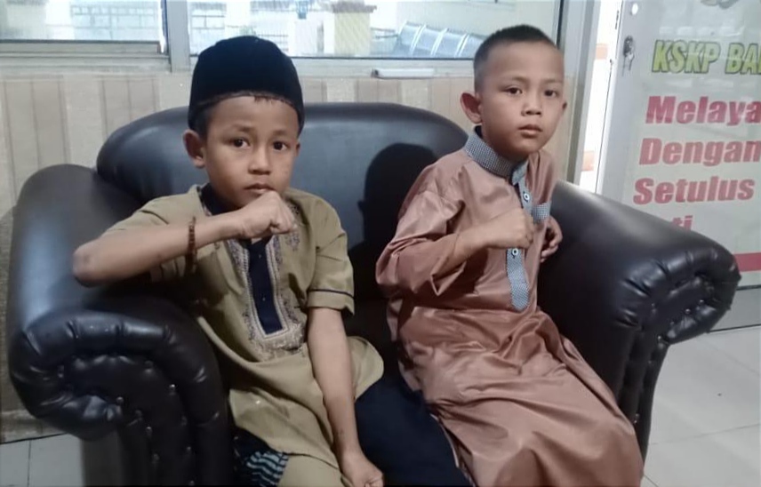 Rindu Pelukan Orang Tua, Kakak dan Adik ini Nekat Seberangi Selat Sunda