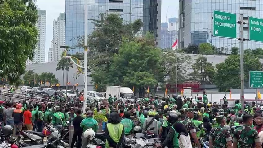 Usai Ikuti Proses Pemakaman Affan Kurniawan, Teriakan Polisi Pembunuh Menggema