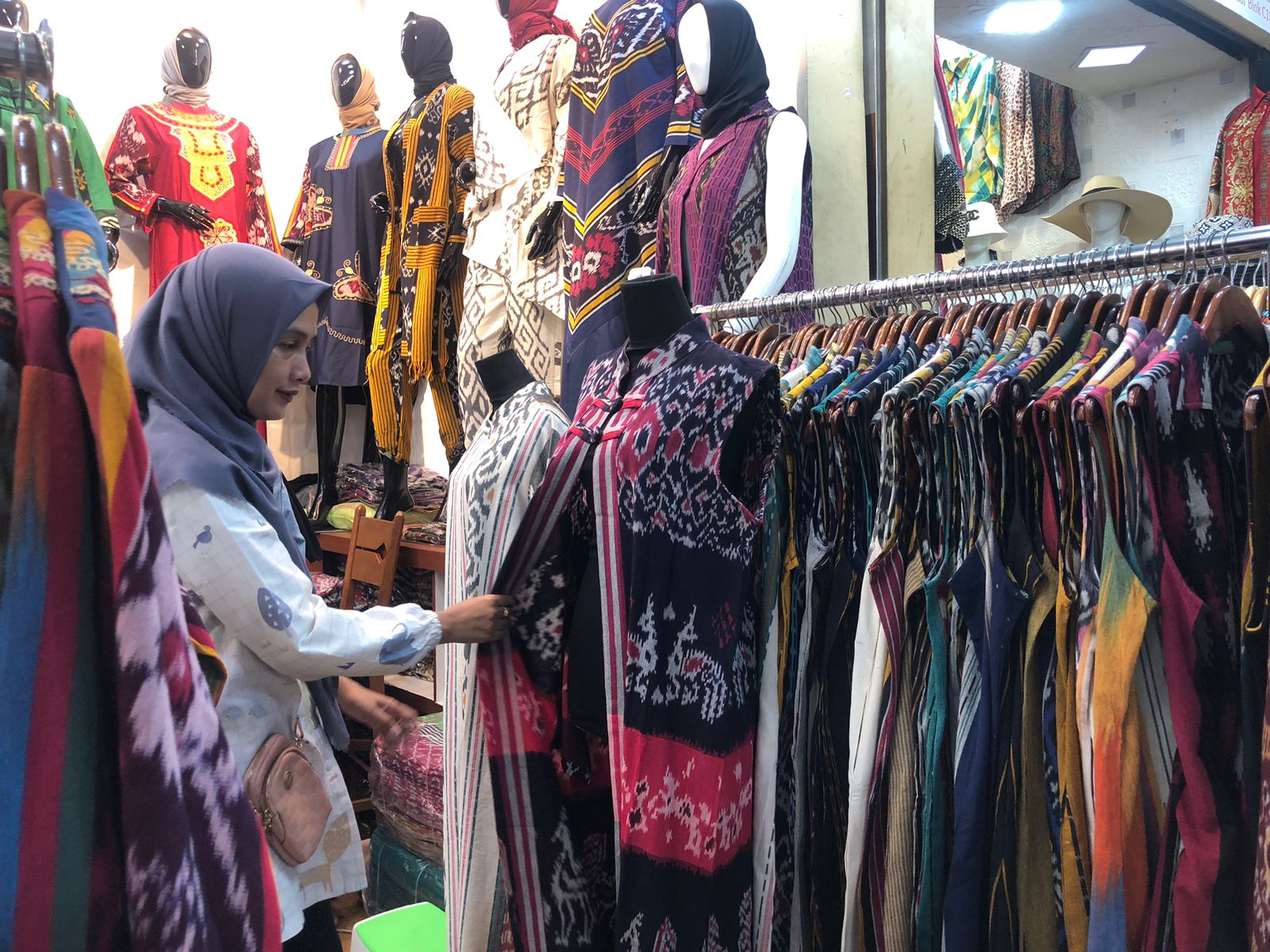 Outfit Ramadhan di Thamrin City: Banyak Model Terbaru, Harga Mulai Rp100 Ribu