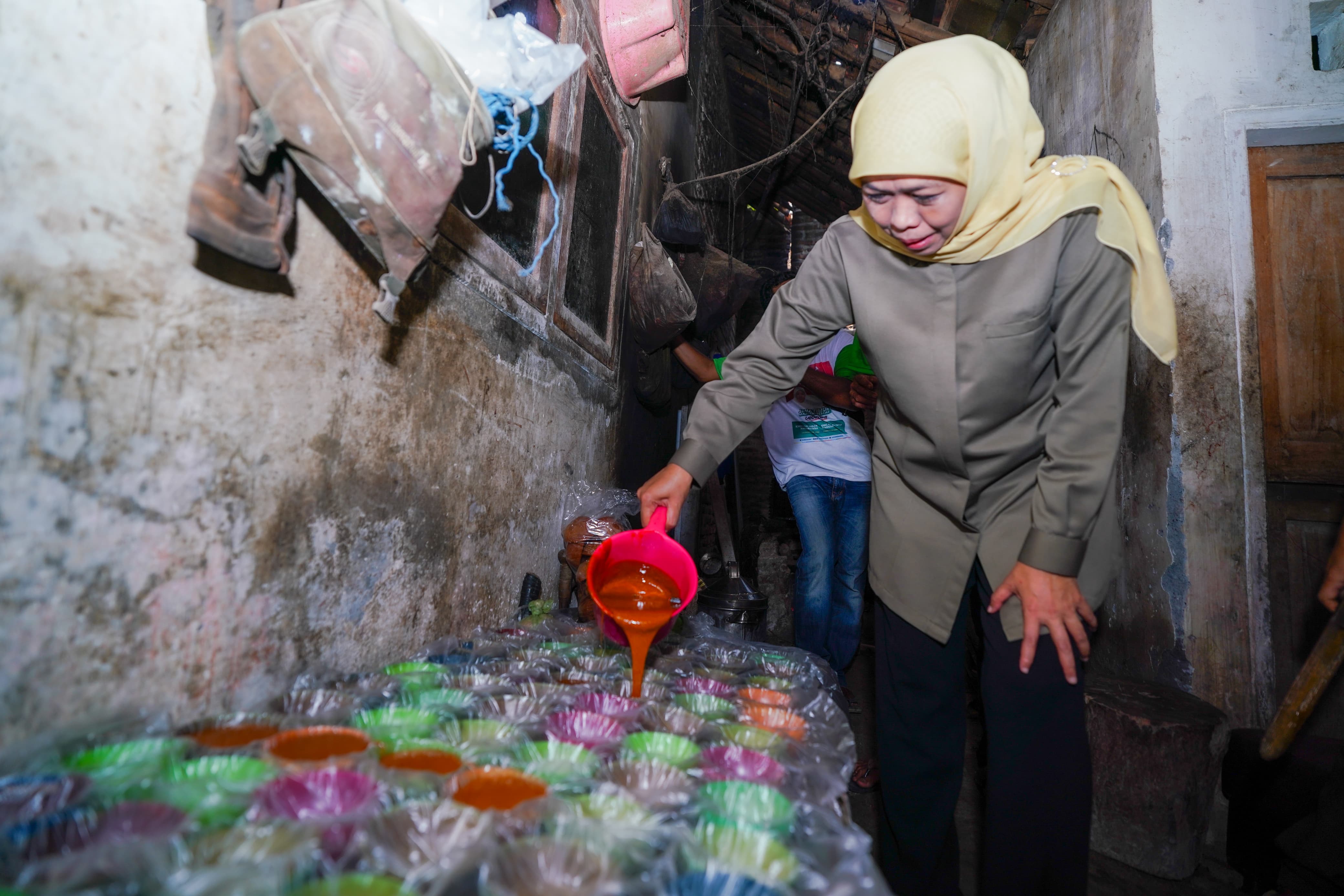 Khofifah Siap Fasilitasi Replanting Kelapa Hibrida di Lumajang