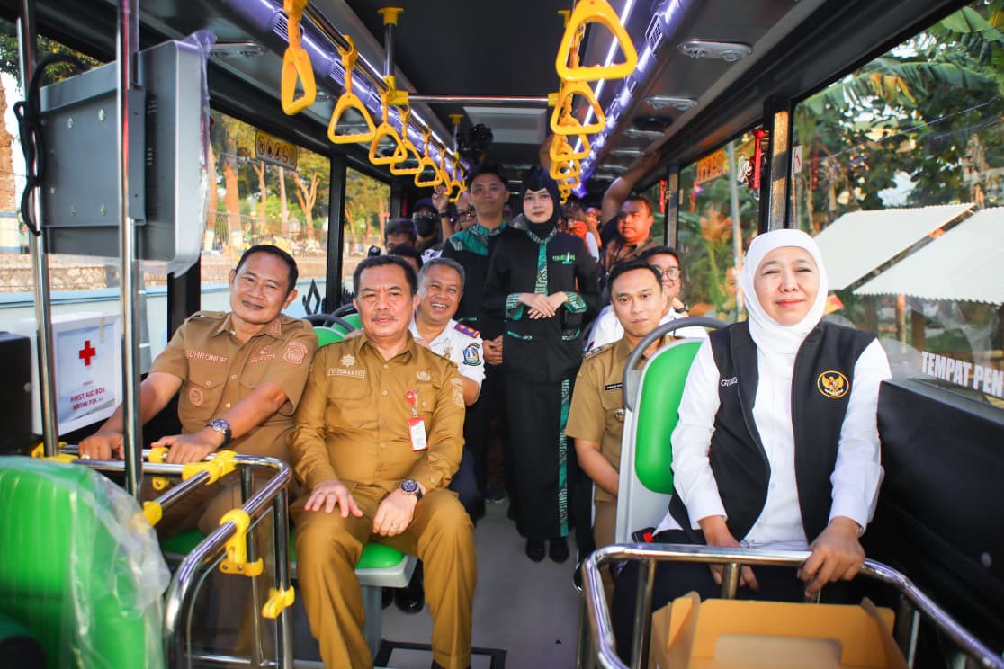 Kado HUT ke-80 Jatim! Khofifah Resmikan Trans Jatim Lamongan-Gresik, Gratis selama 6 Hari