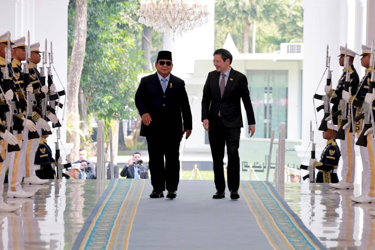 Kala Prabowo Sambut PM Singapura Penuh Hangat, 26 Kesepakatan Ditandatangani