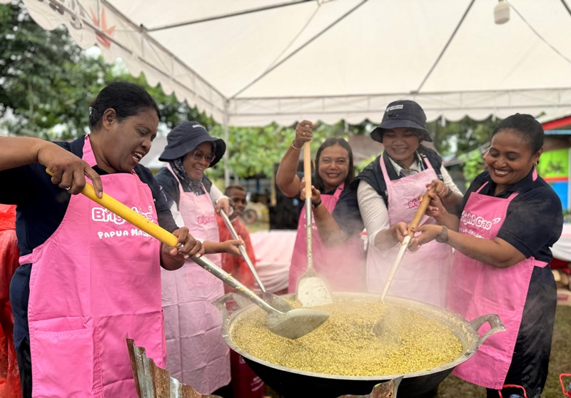 Relawan Bakti BUMN Menginspirasi Siswa Merauke Lewat Edukasi dan Makanan Bergizi