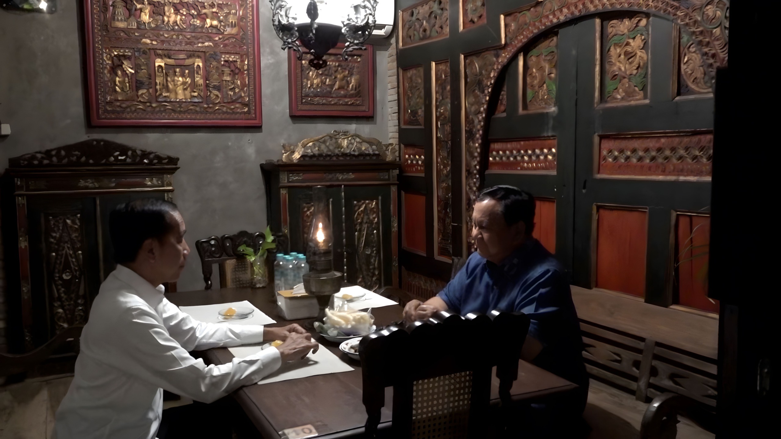 Jokowi Ajak Presiden RI Makan di Angkringan 