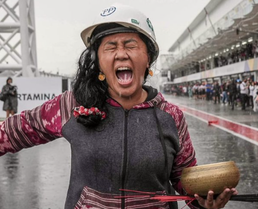 Wah! Bayaran Rara Si Pawang Hujan Mandalika Bikin Kaget, Akui Sering Diundang Pejabat Negara