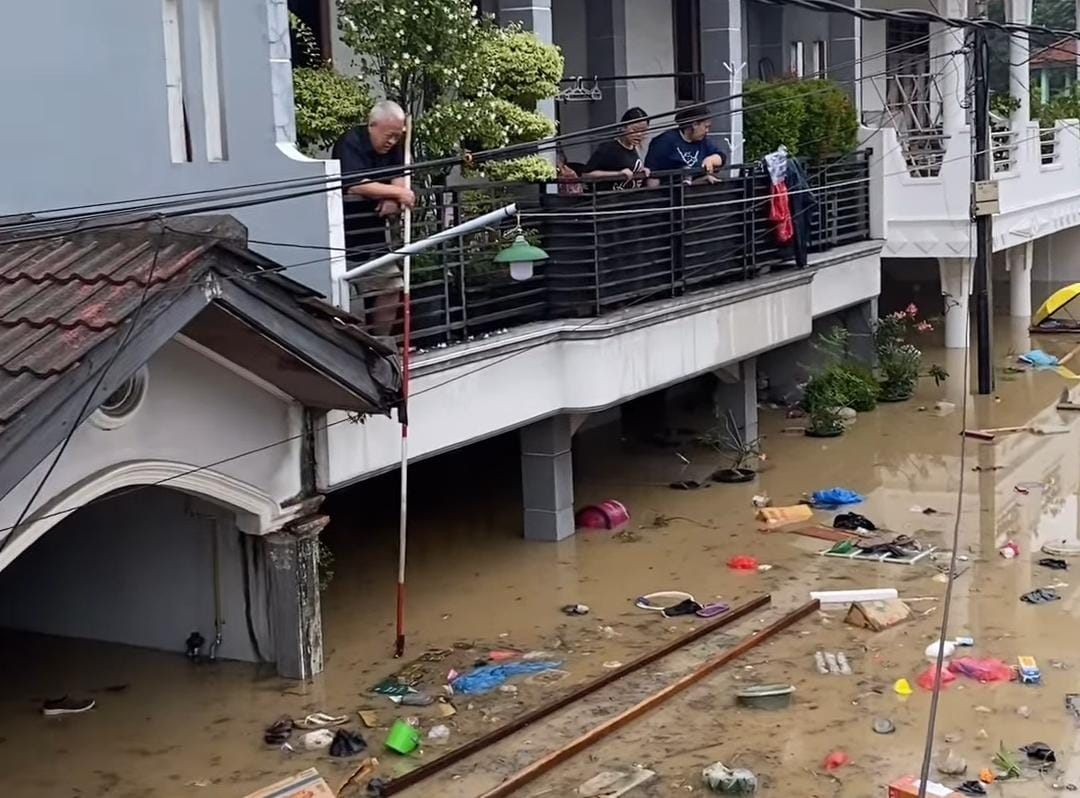 Banjir Rendam Kota Bekasi, Warga: Lebih Parah dari 5 Tahun Lalu