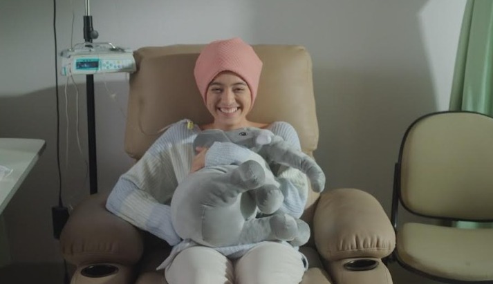 Sedih! Mawar de Jongh Berjuang Lawan Kanker di Film 'Sampai Titik Terakhirmu'