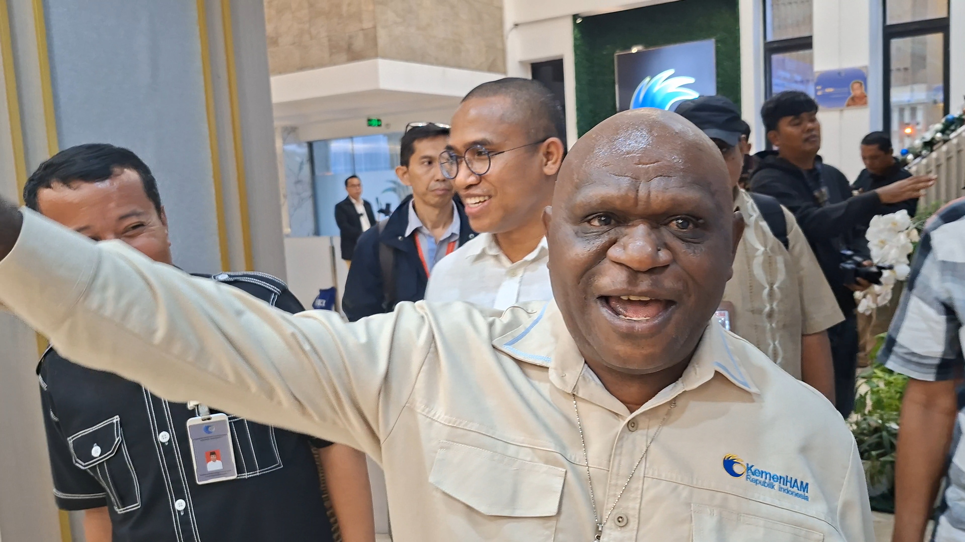 Natalius Pigai Geram soal Dugaan Pemaksaan Makan Daging Anjing Oleh Kalapas Enemawira