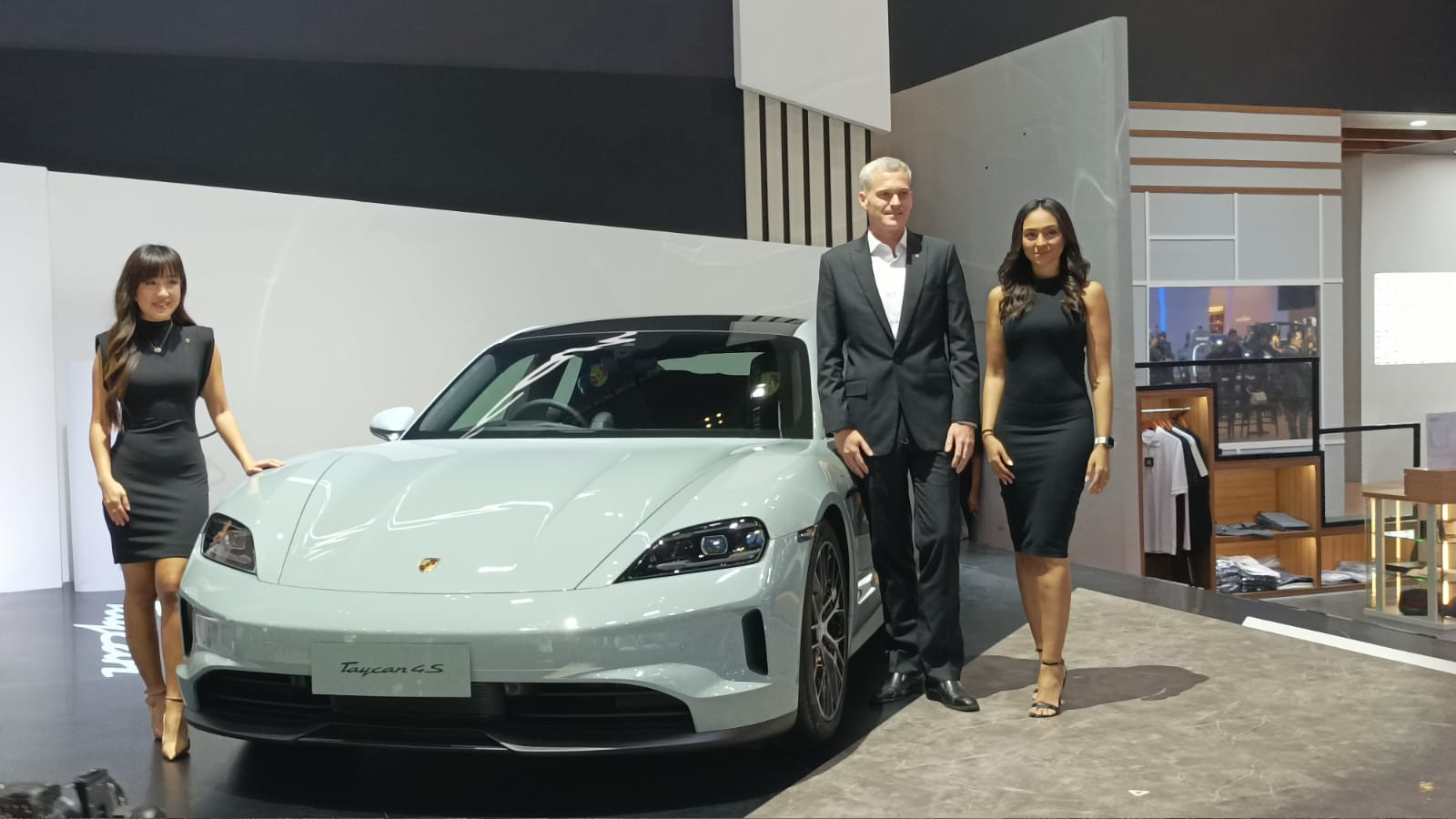 Porsche Hadirkan Taycan Listrik dan Generasi Ketiga Panamera di GIIAS 2024