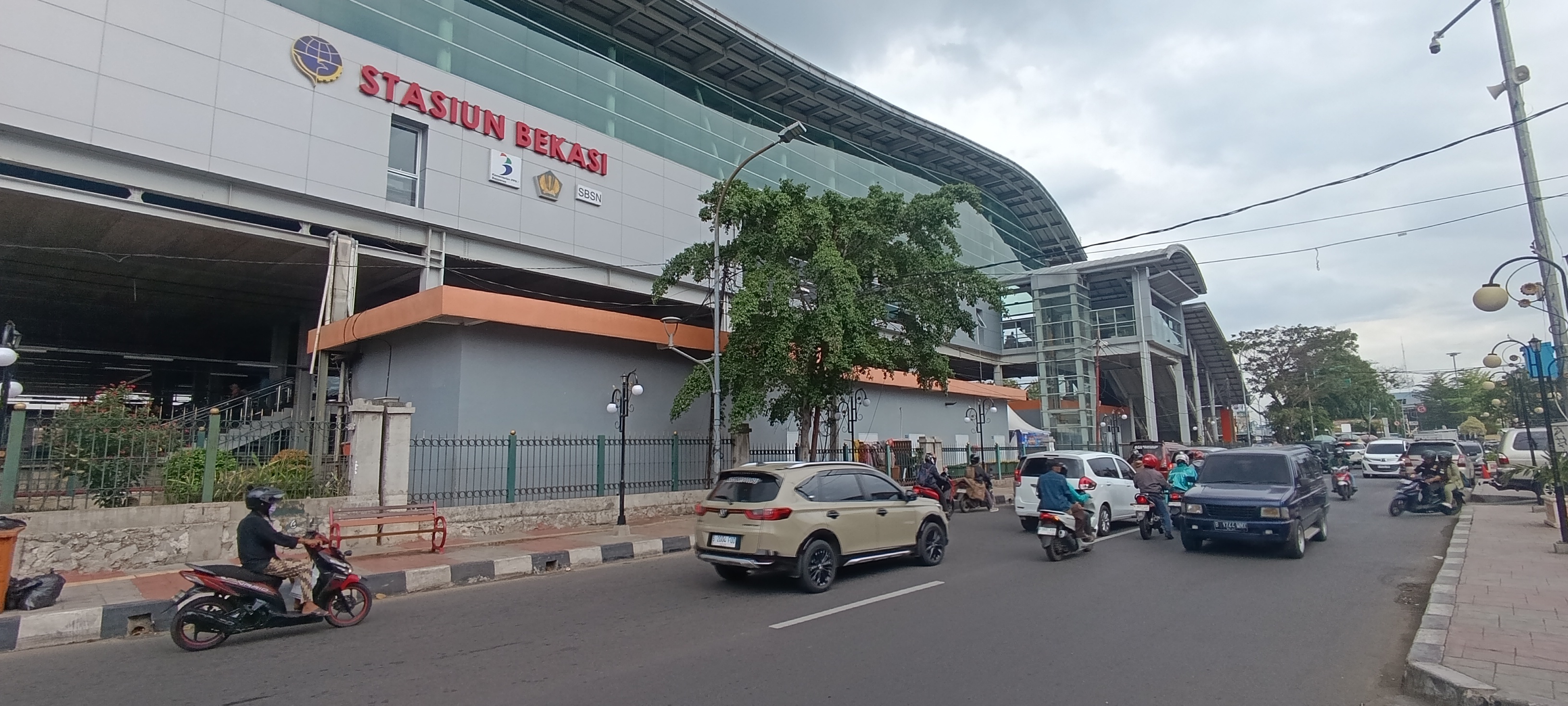 Geger Pedagang Telor Gulung Dihajar Karena Bawa Kabur Motor di Stasiun Bekasi, Saksi Bilang Begini