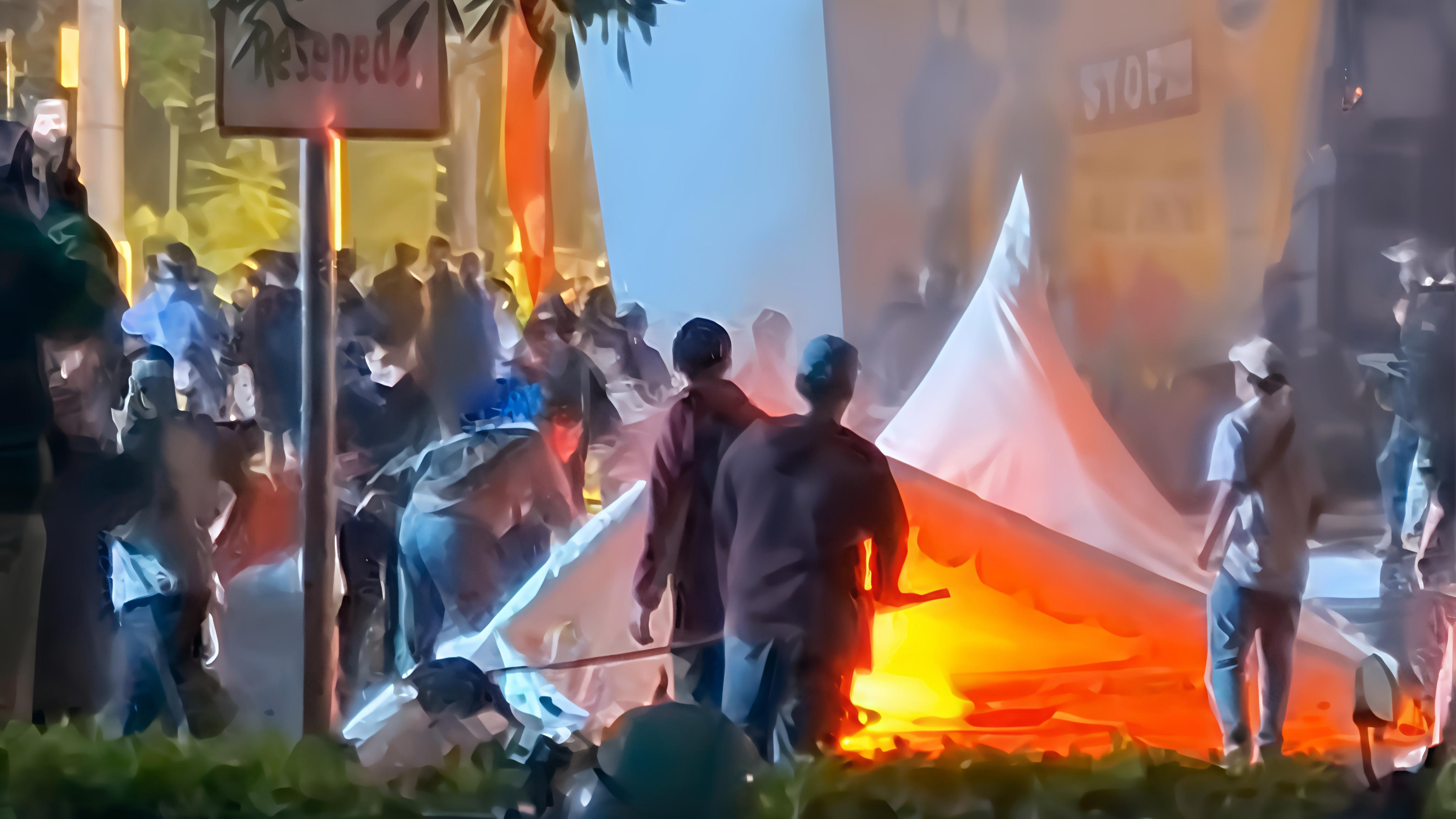 Jakarta Memanas! Massa Bentrok dan Rusak Pos Polisi di Slipi, Apa yang Sebenarnya Terjadi?