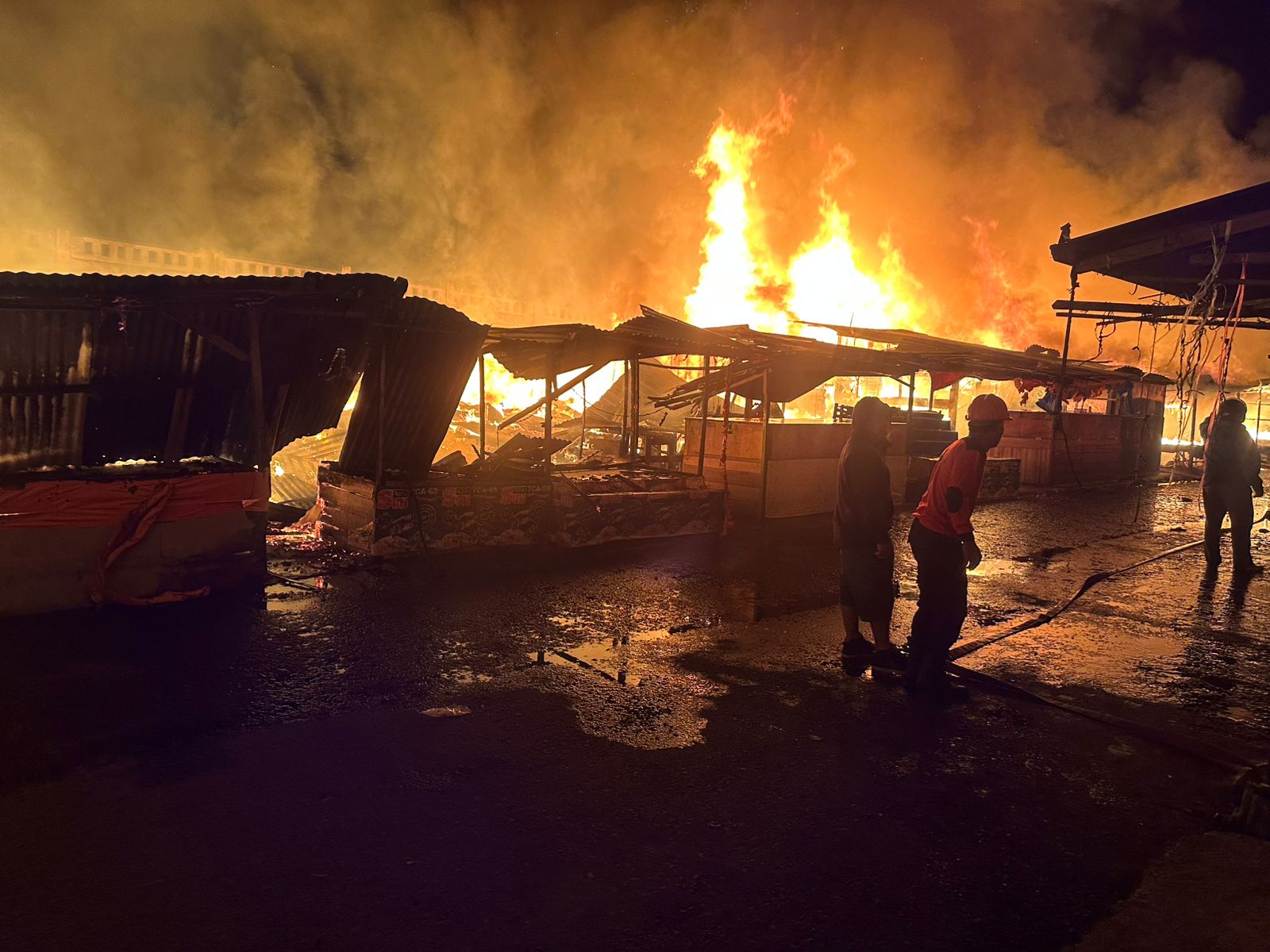 Pasar Rakyat Tembilahan Hangus Terbakar, 400 Kios Ludes, Polisi Selidiki Penyebab Kebakaran