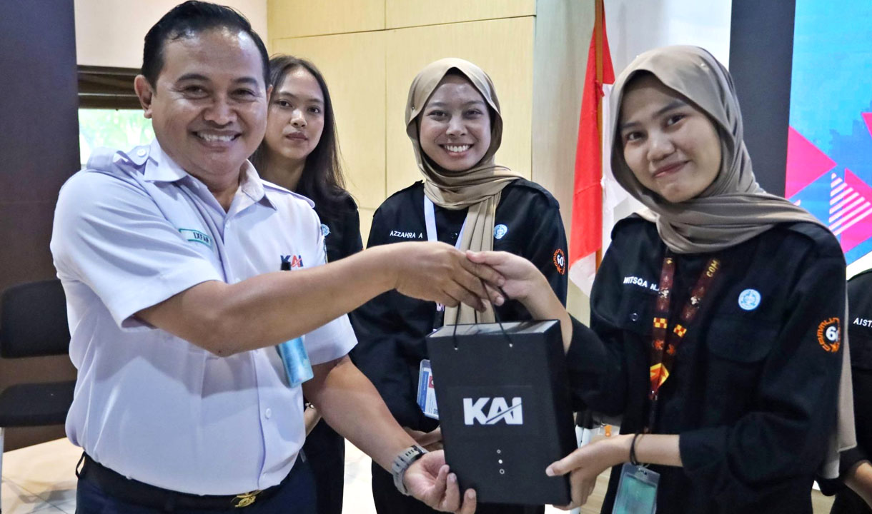 Mahasiswa Komunikasi IPB Kunjungi KAI Daop 1 Jakarta, Kenalkan Fungsi Kehumasan   