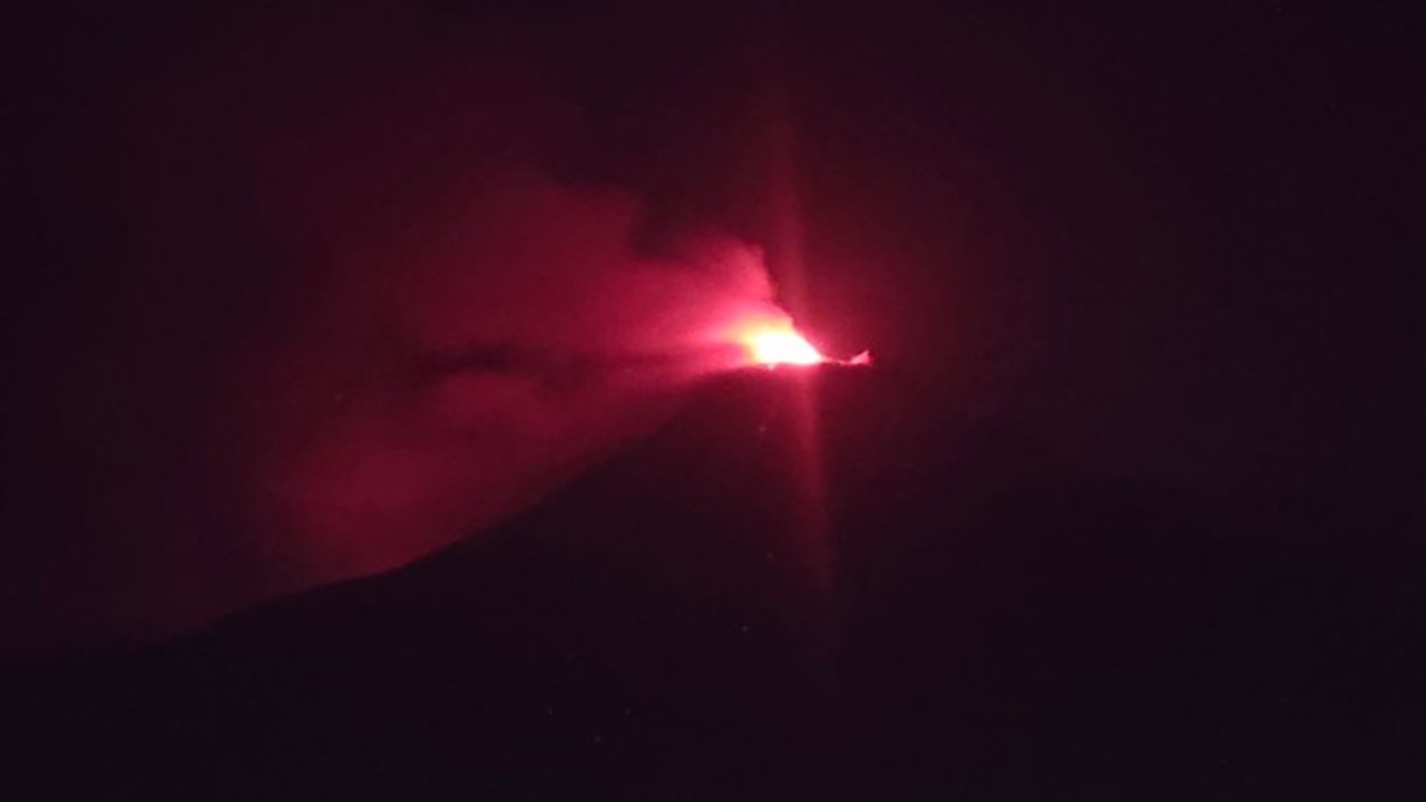 Gunung Lewatobi Laki-laki Meletus Sebabkan 10 Orang Tewas, BPBD Flores Timur Ambil Tindakan