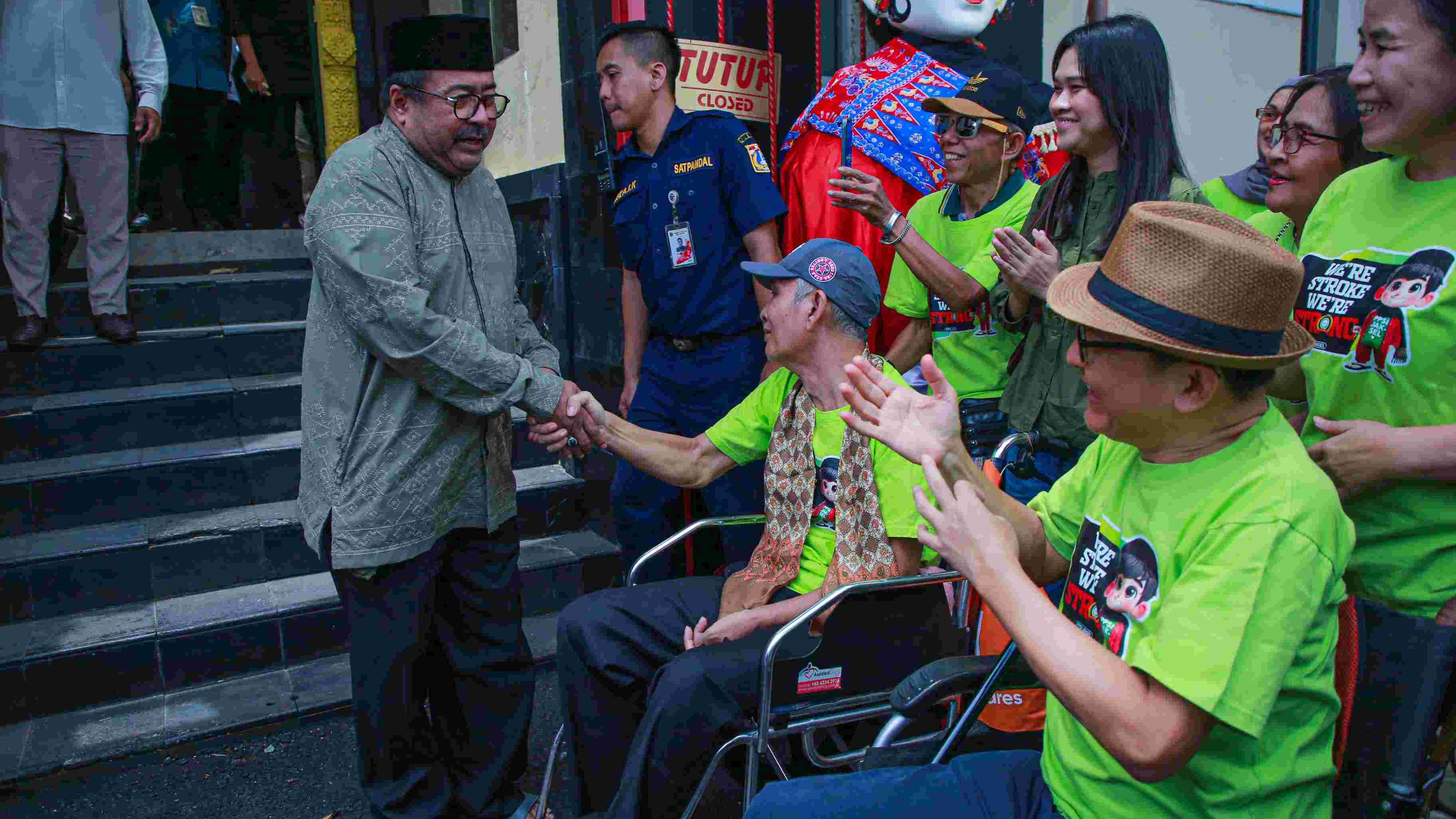 Gelar Open House di Hari Kedua Lebaran, Rano Karno Terima Aspirasi Penyintas Stroke