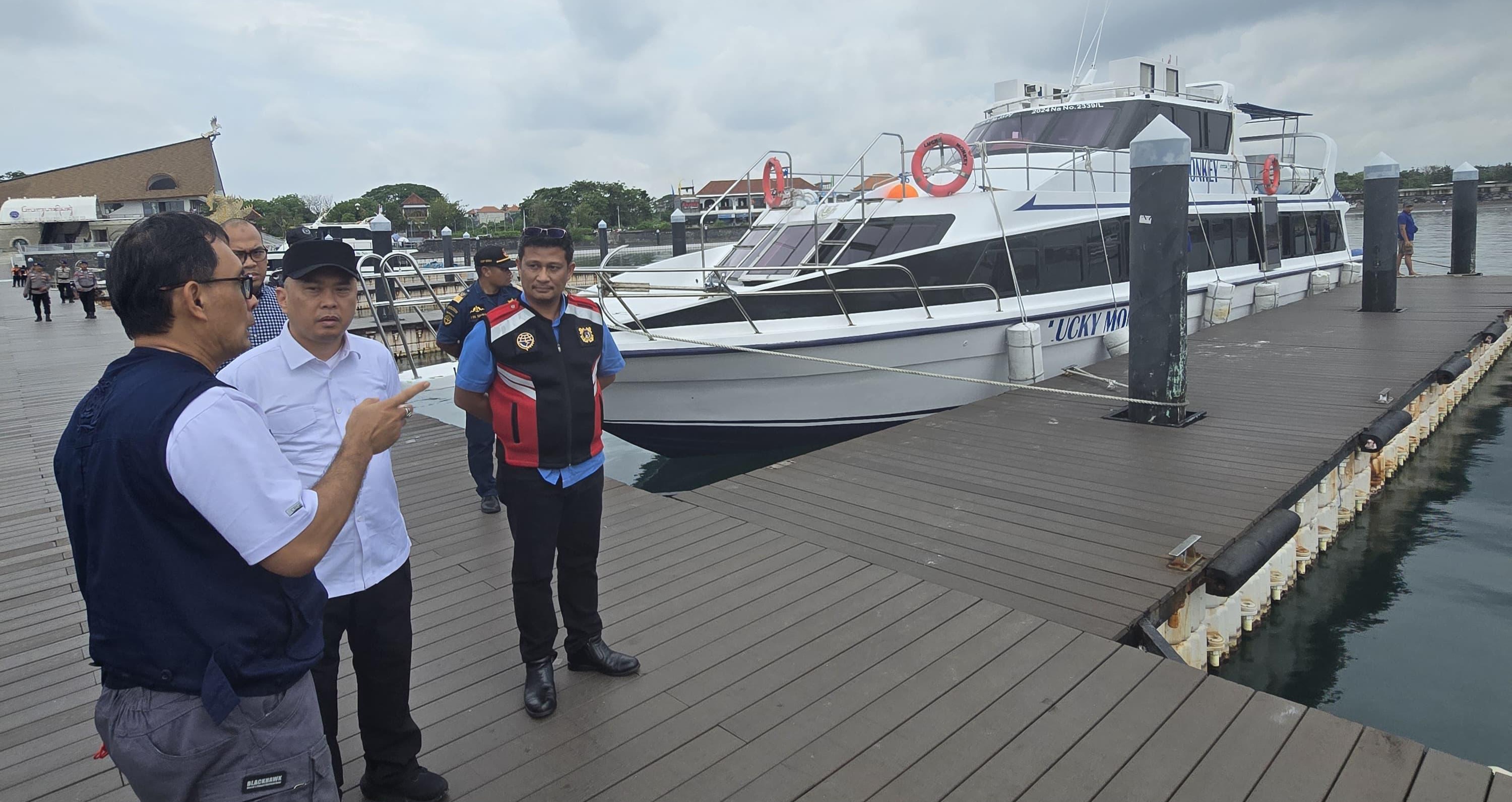 Menhub Dudy Purwagandhi Tinjau Penyeberangan Wisatawan di Pelabuhan Sanur Bali