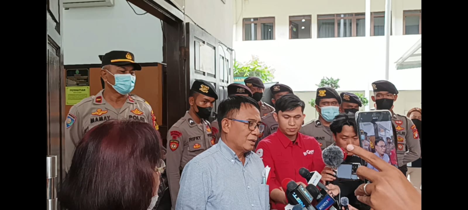 Datang dari Sulawesi, Paman dan Tante Ferdy Sambo Hadir di PN Jaksel Ingin Saksikan Sidang