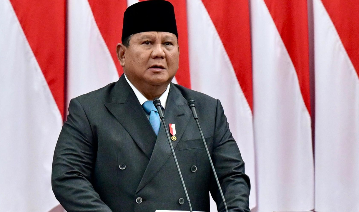 Seragam Hijau dan Coklat Kena Sentil Prabowo saat Minta Menteri Tertibkan Bekingan Birokrat