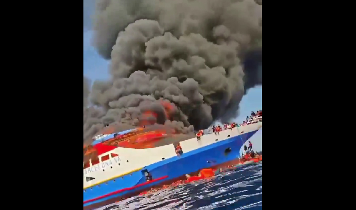 Kepanikan Penumpang KM Becelona V Saat Api Membesar Dalam Kabin, 280 Penumpang Terombang Ambing di Laut