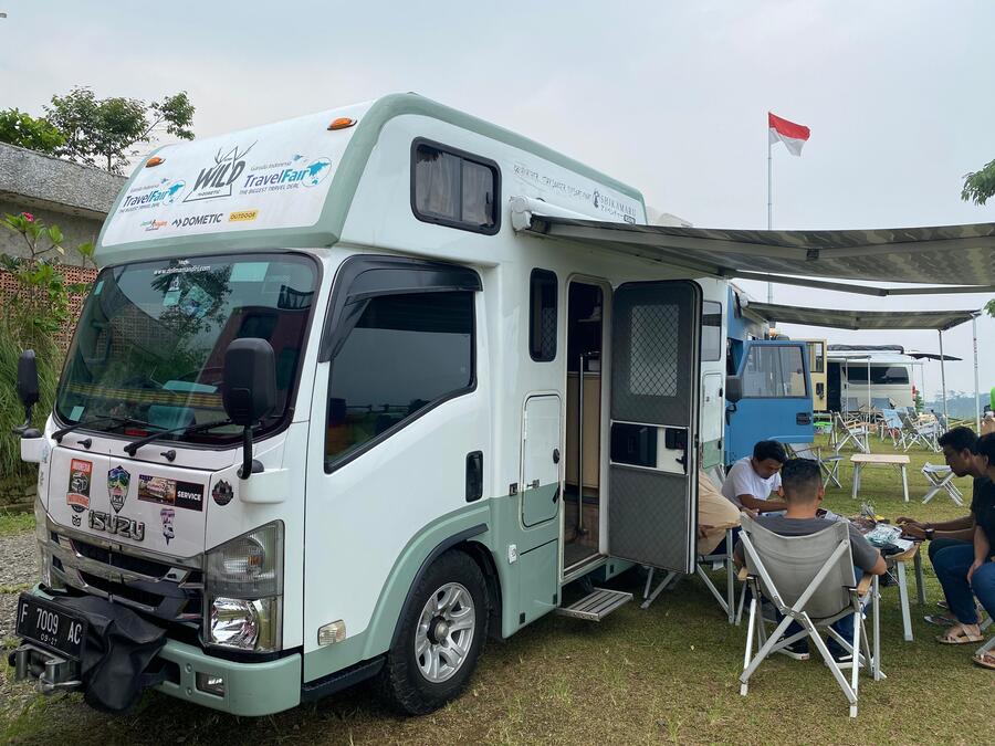 Tren Campervan Mulai Ramai, Garapan Karoseri Delima Mandiri Kompatibel Pakai Isuzu ELF NLR