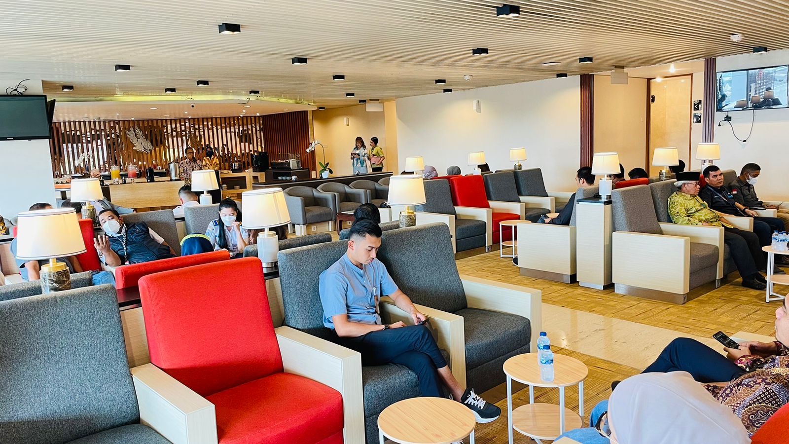Saphire Lounge di Terminal 2F Bandara Soetta, Sedia Ruang Tunggu Eksekutif Fasilitas Lengkap