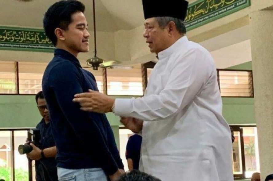 SBY Kenang Momen Kaesang Ikut Menyolatkan Ibu Ani di Singapura