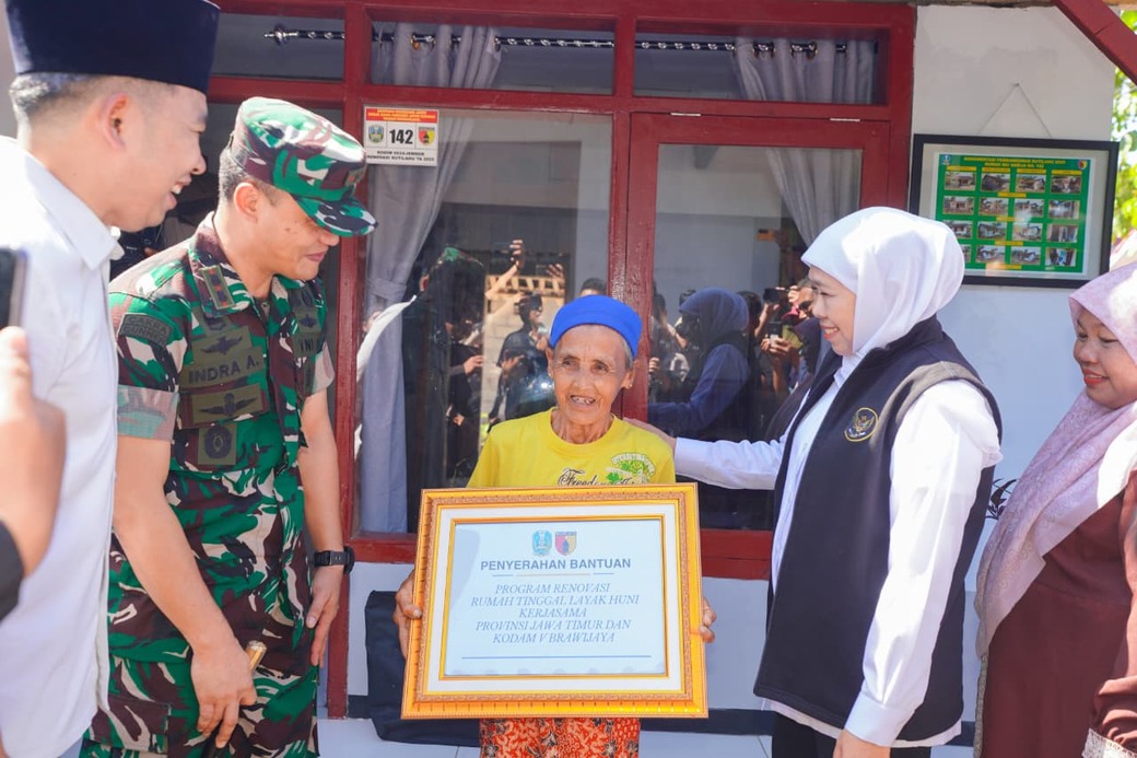 Program Bedah Rumah  di Jember, Gubernur Khofifah Pastikan Pasca Renovasi Rumah Aman, Layak Huni, dan Bersanitasi Baik