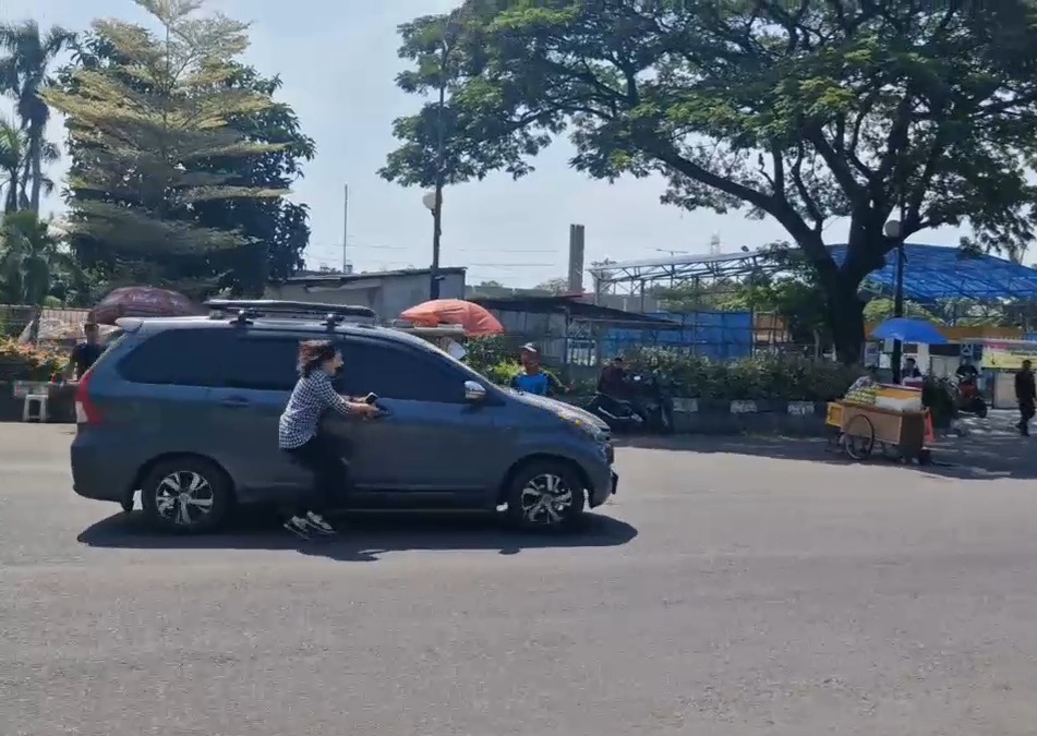 Driver Taksi Online Nyaris Diamuk Massa, Gegara Kabur Usai Serempet Minibus di Ancol