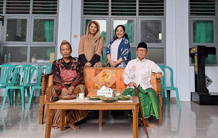 Envi.ro.mental, Pameran Duo Sekar-Peni di Sumenep (1): Memancarkan Visible Soul di Pondok Pesantren Peraih Kalpataru 