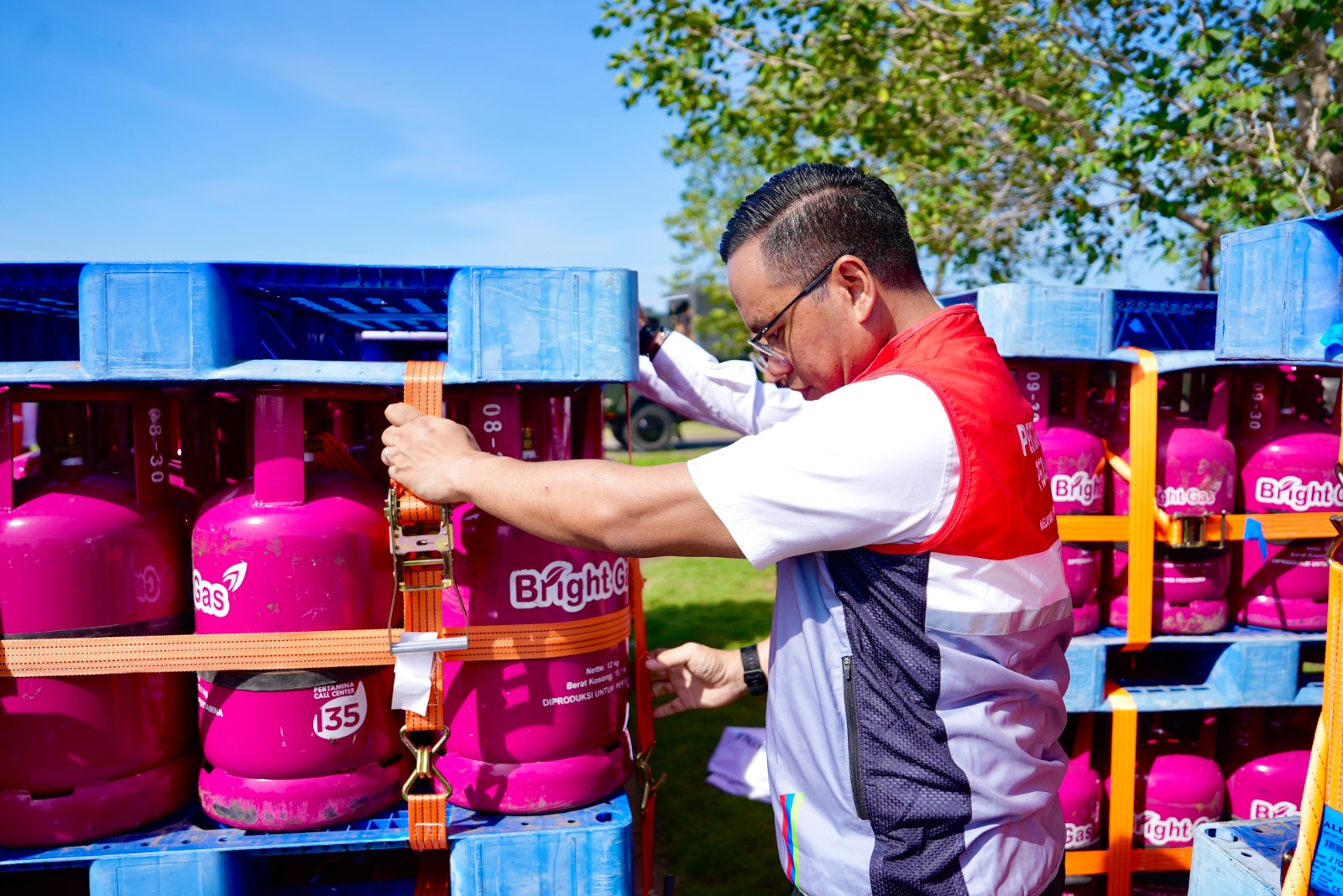 Dirut Pertamina Kawal Pengiriman LPG ke Bener Meriah saat Puncak HUT Ke-68