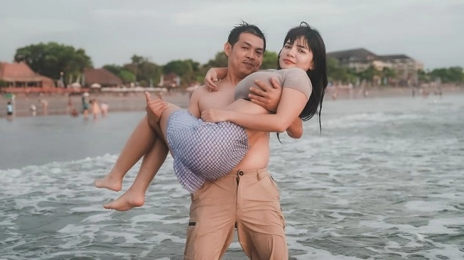 Dinar Candy Ngaku Kariernya Turun Usai Netizen Goreng Isu Nikah Siri dengan Ko Apex
