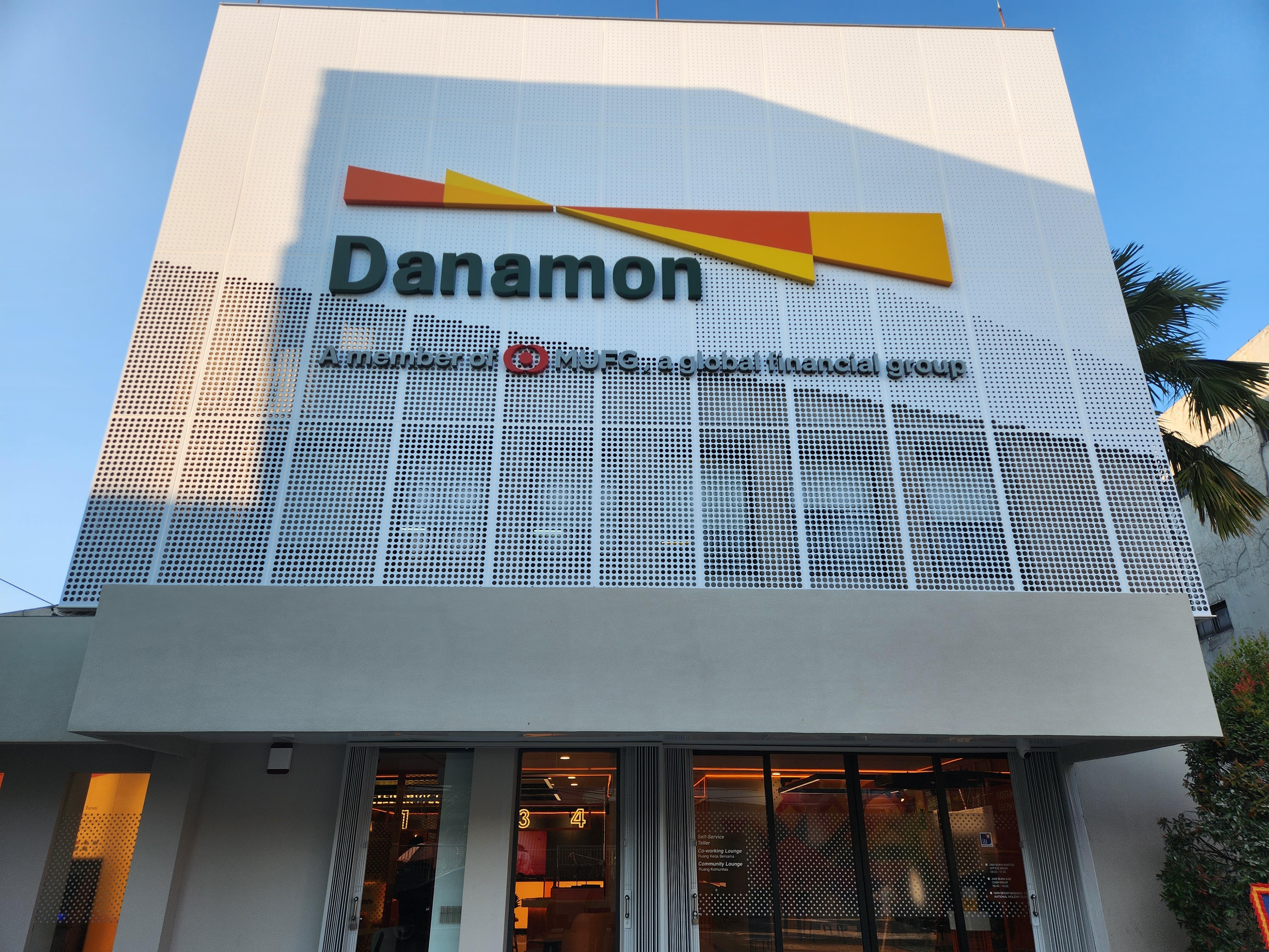 Bank Danamon Buka Layanan Penukaran Uang Maksimal 300 Nasabah Per Hari