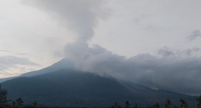 Gunung Ile Lewotolok dan Raung Susul Letusan Lewotobi, Waspada Potensi Banjir Lahar