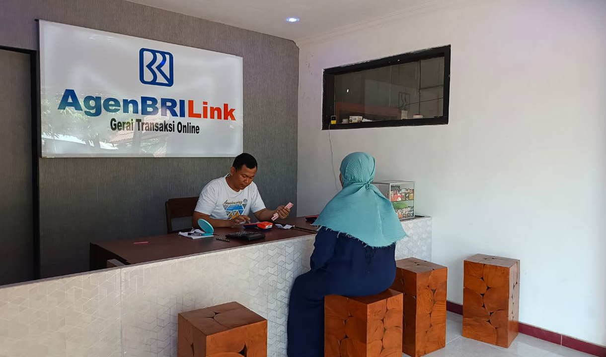 Berawal dari Coba Coba, AgenBRILink di Situbondo Ini Sekarang Berhasil Dekatkan Akses Perbankan bagi Masyarakat Sekitar