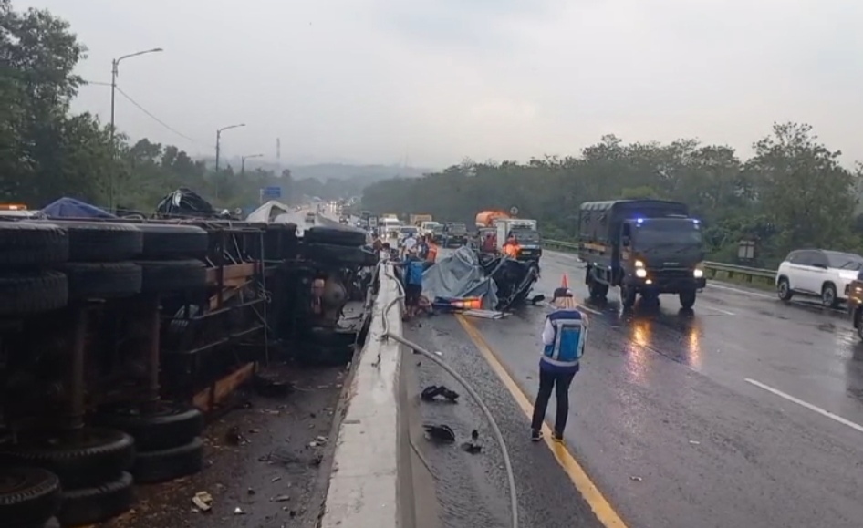 Polisi Olah TKP Hari Ini, Pasca Tabrakan Beruntun di Tol Cipularang dengan Metode TAA 