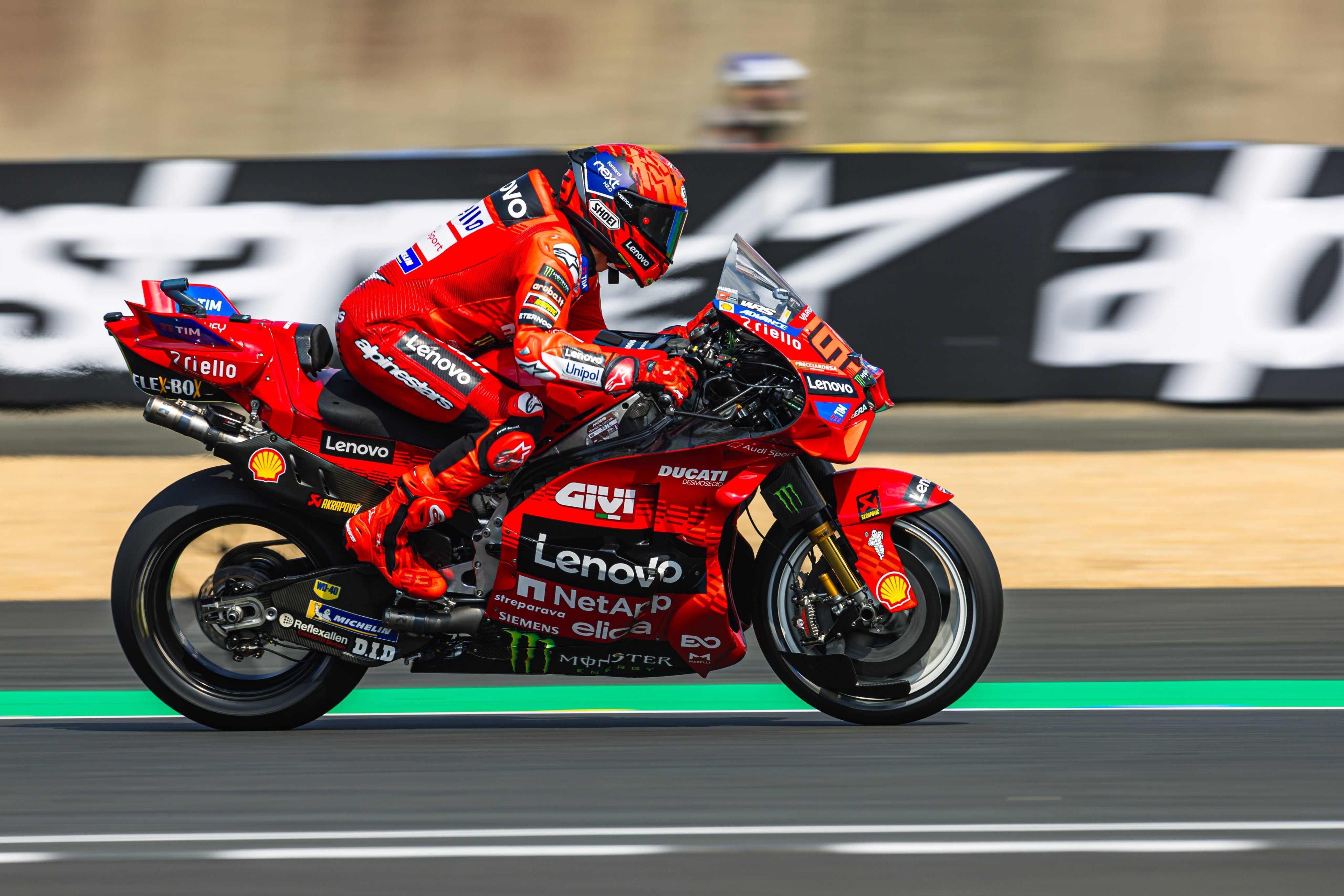 Hasil Sprint Race MotoGP Prancis 2025: Marc Marquez Menang, Fabio Quartararo Keteteran