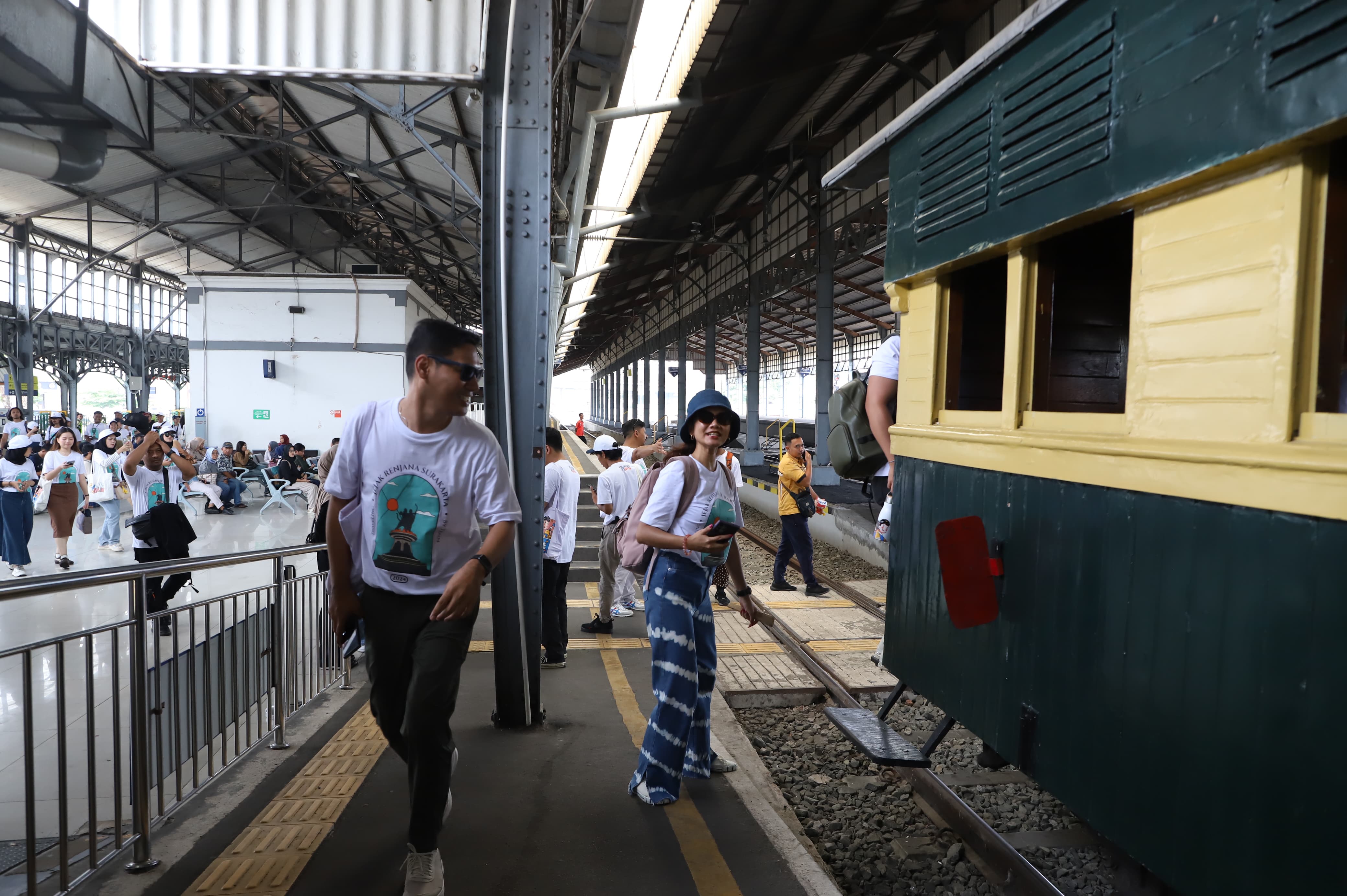 Surakarta Mulai Jadi Destinasi Favorit, Penjualan Tiket KA Tembus Jutaan Penumpang   