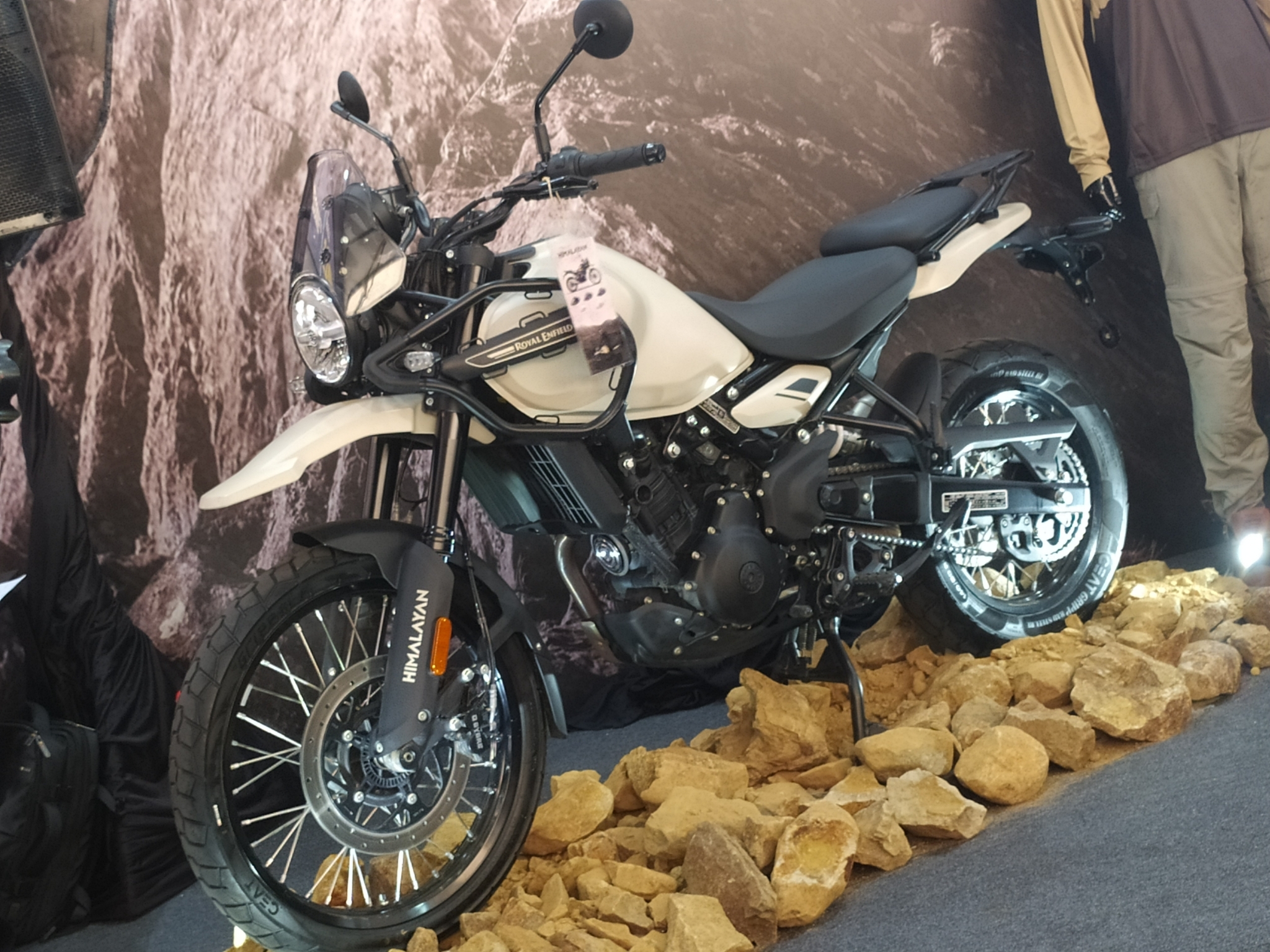 Intip Spesifikasi dan Harga Royal Enfield Shotgon 650 dan Himalayan yang Resmi Mengaspal di GIIAS 2024