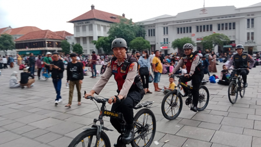 Berikan Rasa Aman, Polres Jakbar Hadirkan Patroli Sepeda di Lokasi Wisata