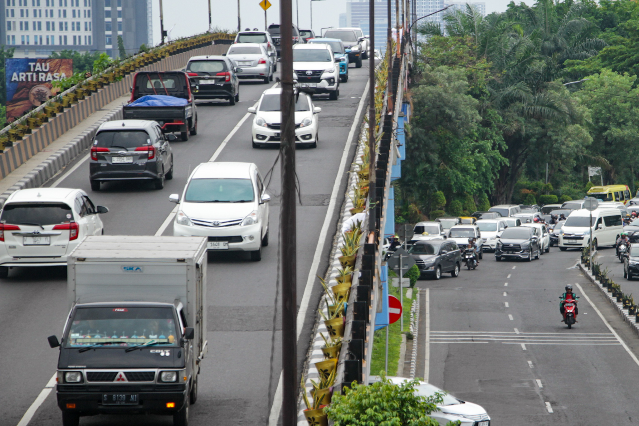 Usai Kecelakaan Tragis , Larangan Roda Dua di Flyover Mayangkara Surabaya Berlaku 24 Jam