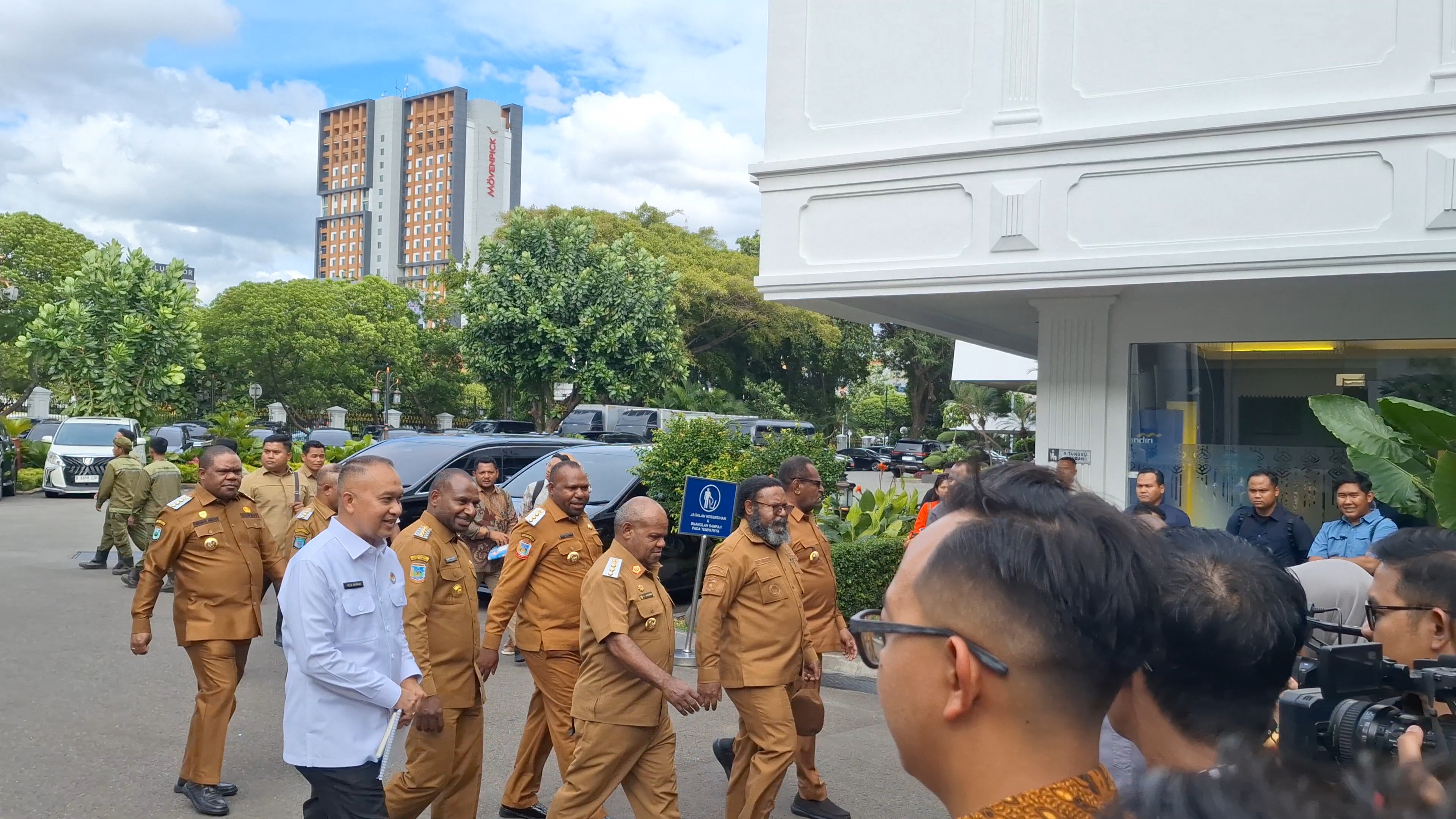 Presiden Prabowo Gelar Pertemuan dengan Komite Percepatan Otsus Papua dan Kepala Daerah di Istana