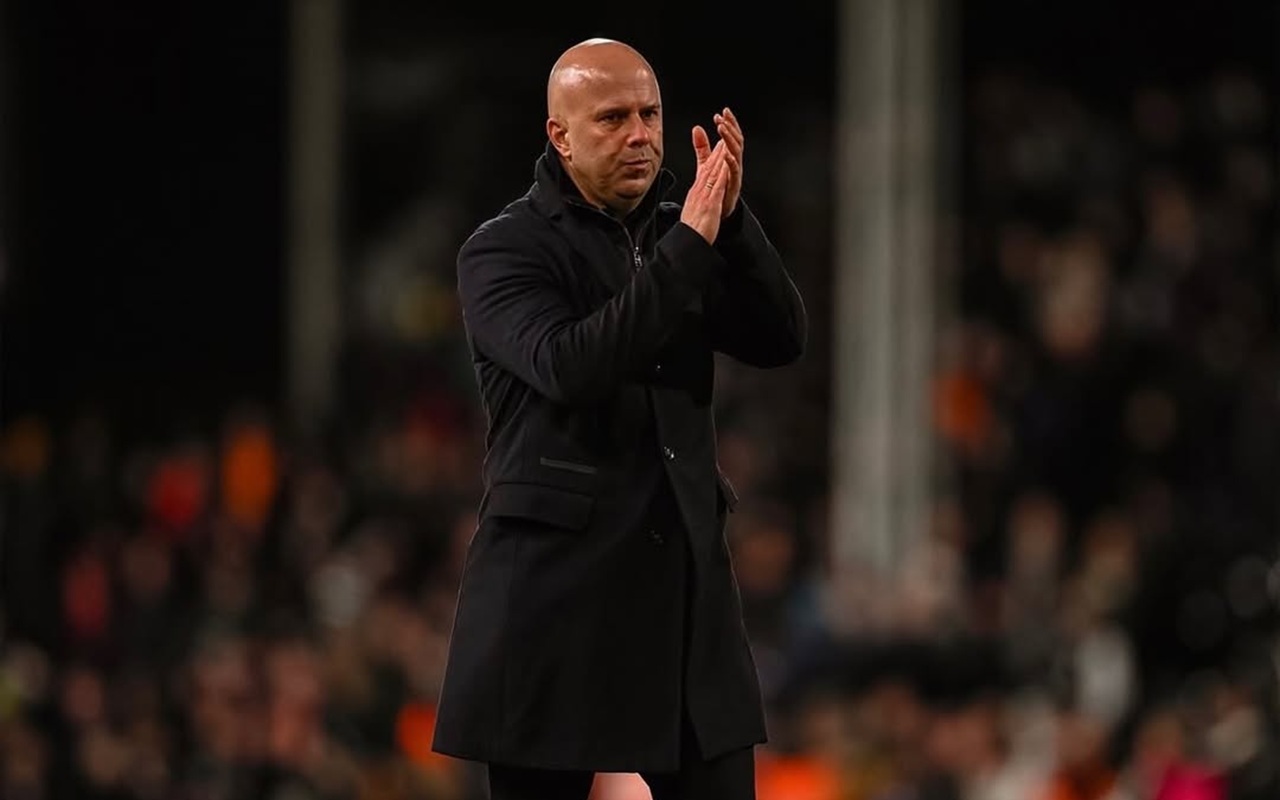 Dikritik Kurang Atraktif, Arne Slot Tegaskan Liverpool Tak Akan Jadi Tim Bertahan