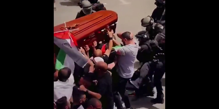 Polisi Israel Pukuli Pembawa Peti Mati Shireen Abu Akleh di Jerusalem