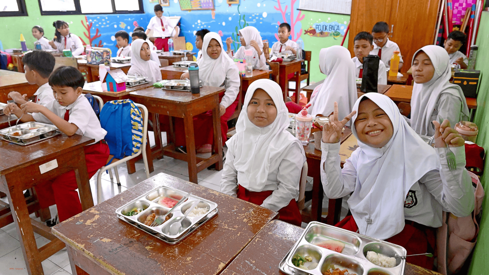 Makanan Gratis di Sekolah: Pemborosan atau Harapan yang Salah?