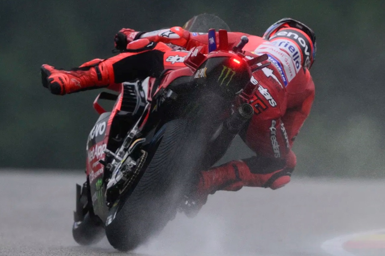 MotoGP Jerman 2025: Marc Marquez Taklukkan Bezzecchi di Lap Terakhir Sprint Race