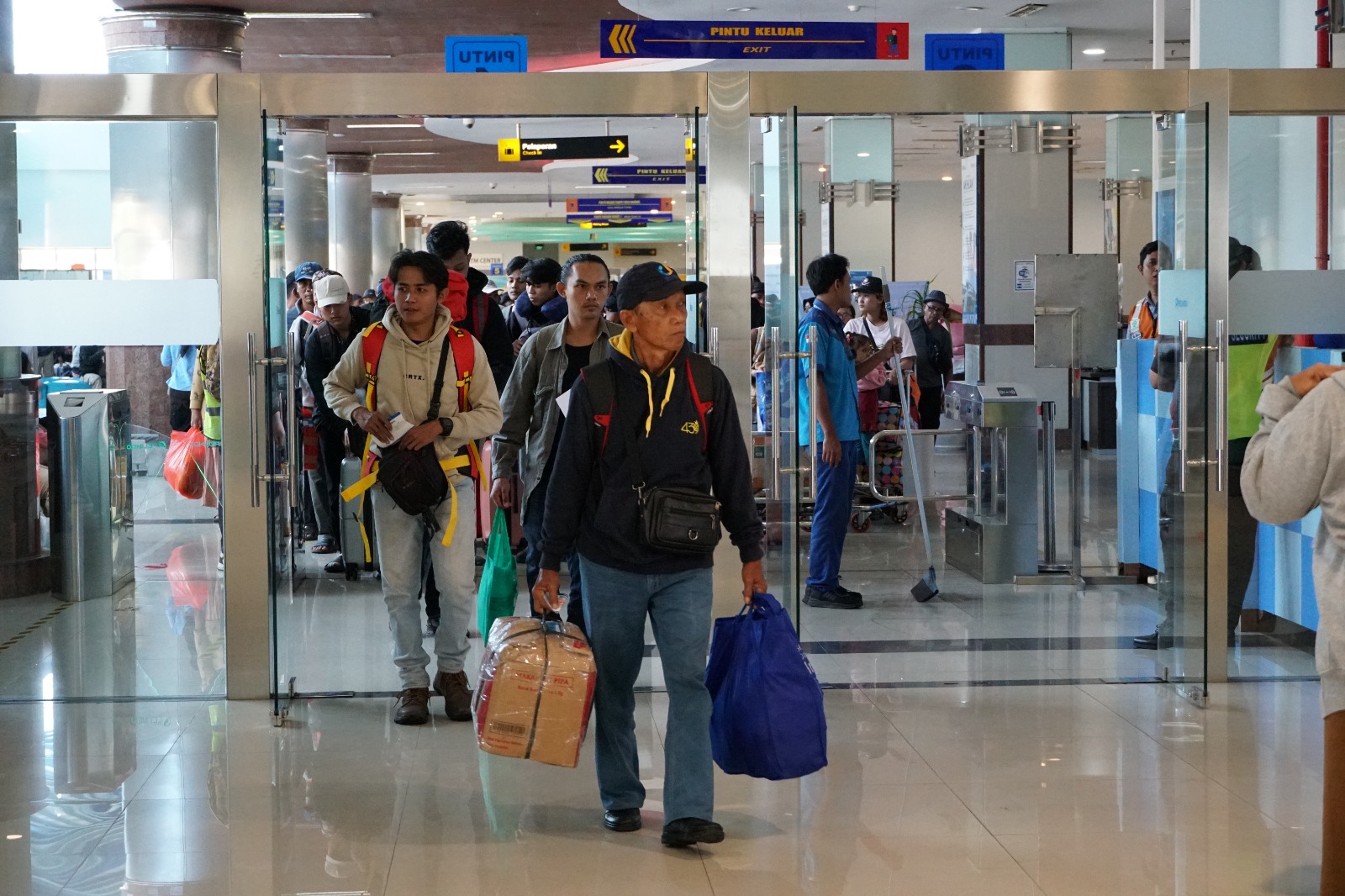 Pemerintah Imbau Masyarakat Manfaatkan Diskon Tarif Transportasi dalam Masa Libur Nataru