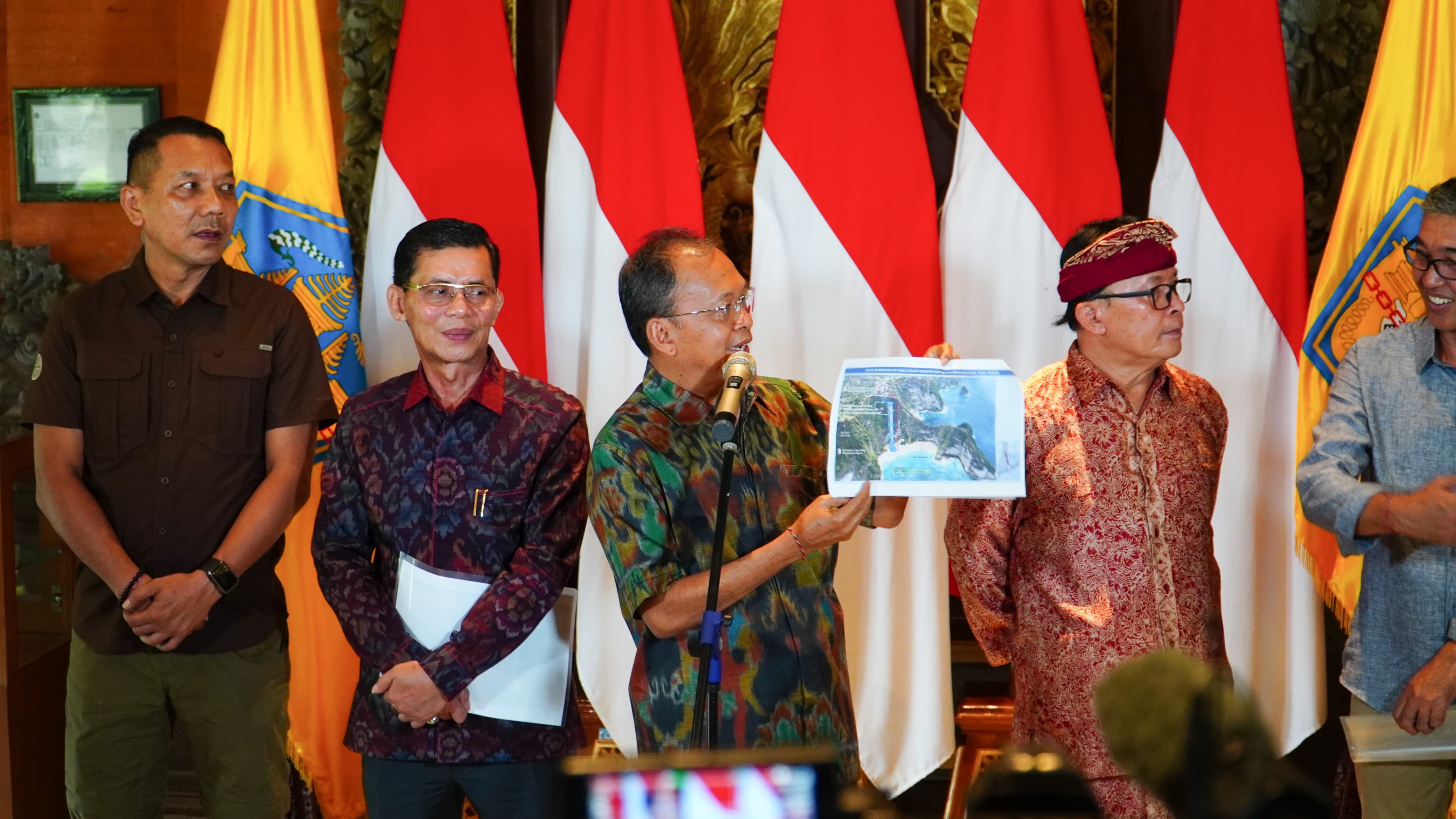 Gubernur Koster: Lift Kaca Pantai Kelingking Langgar Lima Regulasi!