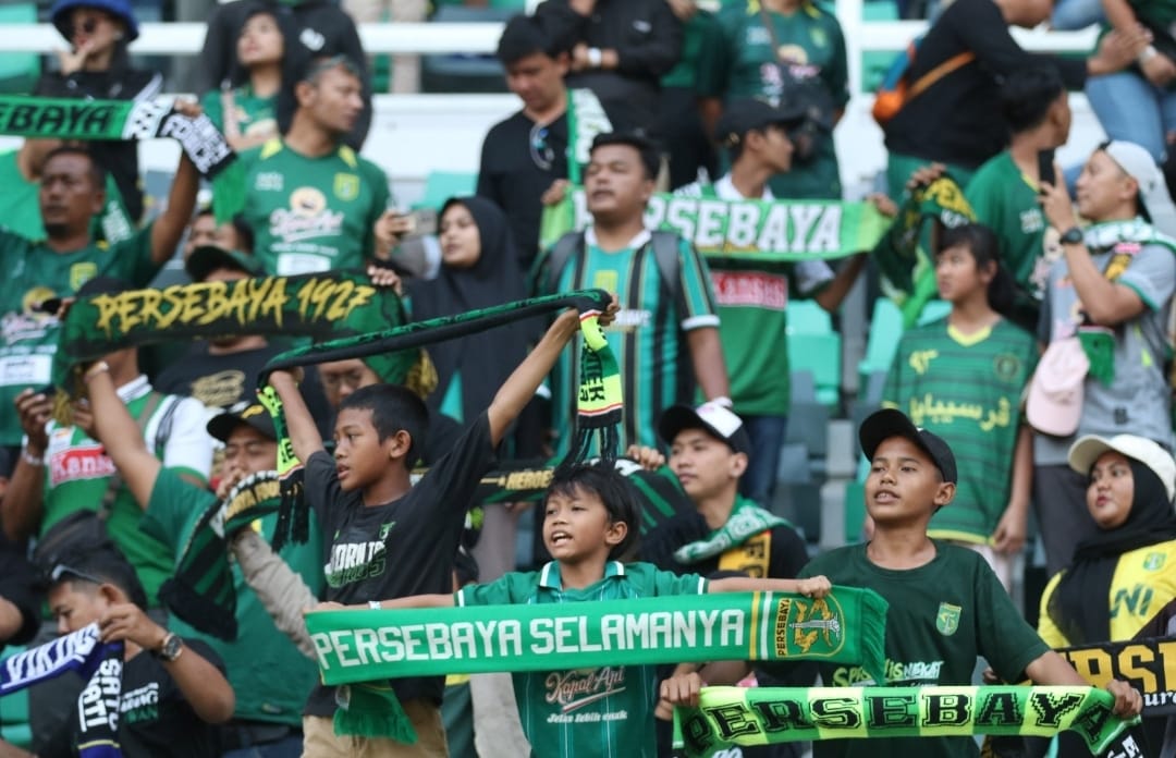 Usai Kalah Lawan Persebaya, Kiper Borneo FC Puji Bonek, Nadeo: Atmosfer GBT Luar Biasa!