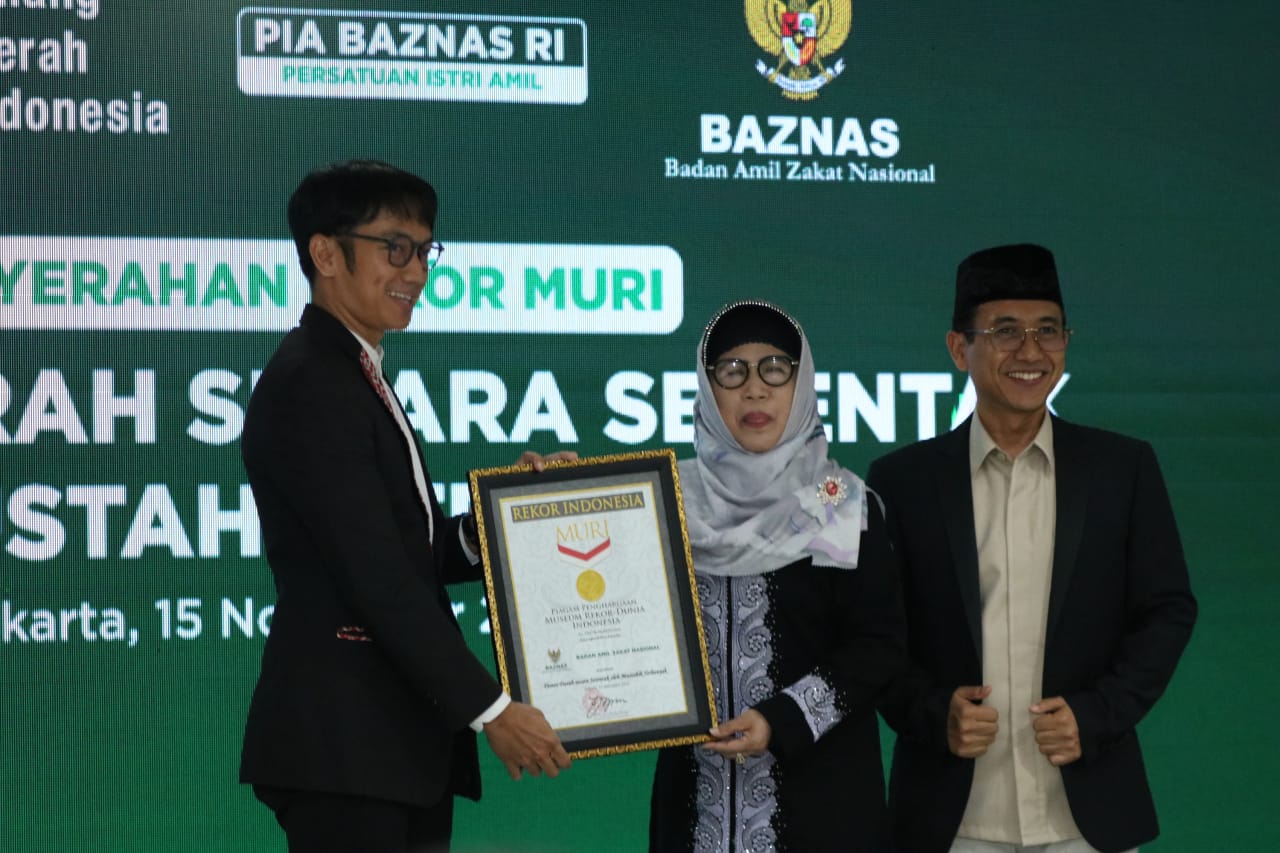 Gelar Donor Darah Secara Serentak oleh Mustahik Terbanyak, Baznas RI dan PIA Raih Rekor Muri