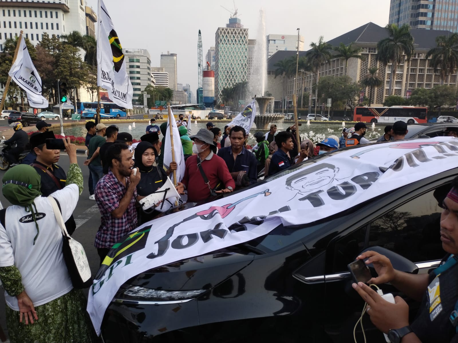 Gerakan Pemuda Islam: BBM Naik, Jokowi Turun! Berujung 5 Anggota Ditangkap Polisi